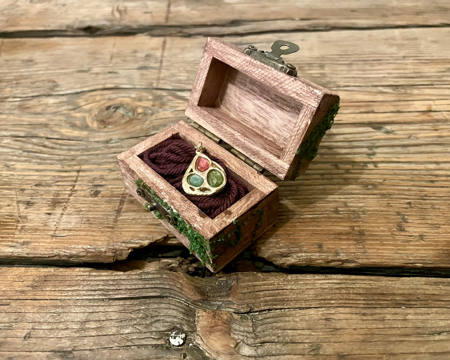 Roots & Tourmalines | The Embrace of the Earth ~ Ciondolo Radici | L'abbraccio della terra